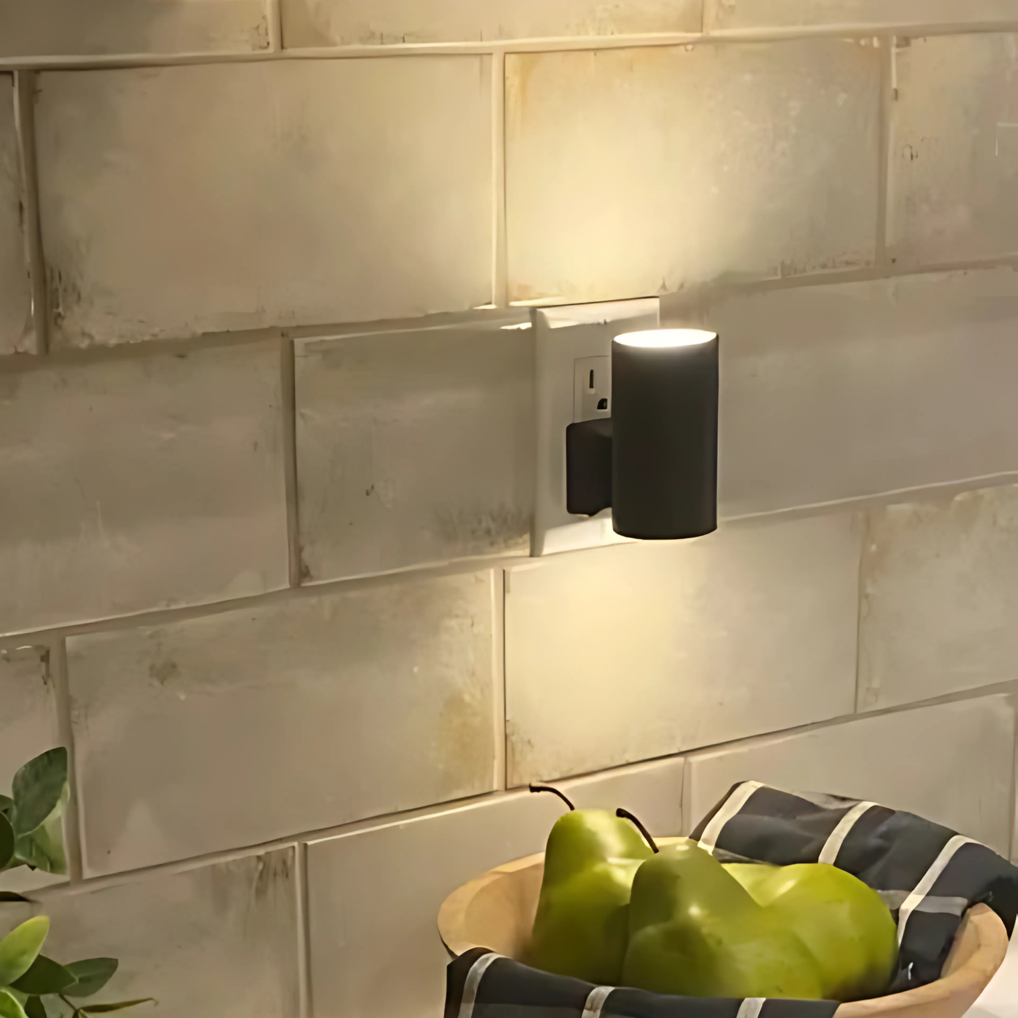 Plug-In Night Light – Dusk to Dawn Dimmable LED Nightlight for Hallway & Bedroom