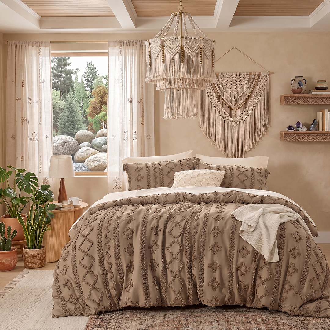 The Willow Tufted Comforter