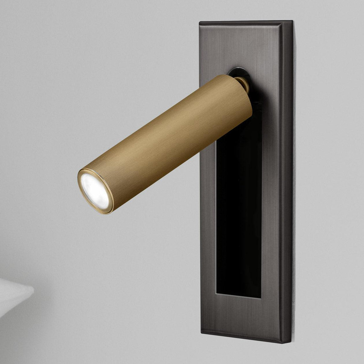 Modern Minimalist Embedded Aluminum LED Wall Sconce 1-Light