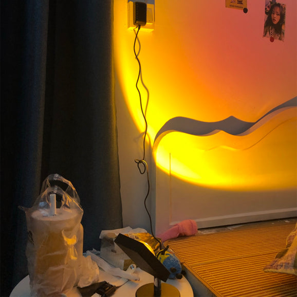 Sunset Projection LED Table Lamp – RGB Atmosphere Colour Projector Light for Bedroom